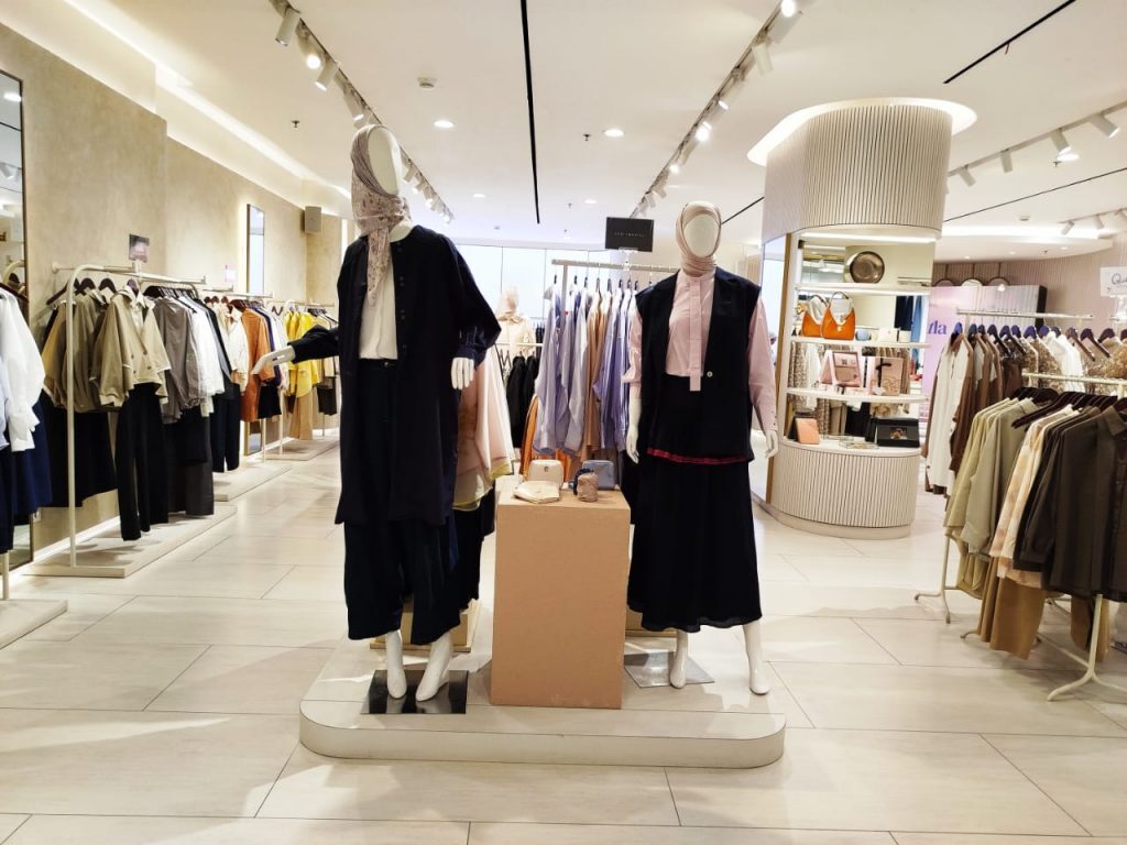 Seperti koleksi-koleksi sebelumnya, Kami. tetap setia dengan bahan yang nyaman namun tetap fashionable. Dalam Katla, katun menjadi material utama yang digunakan. (Foto: Angger Febrianto)