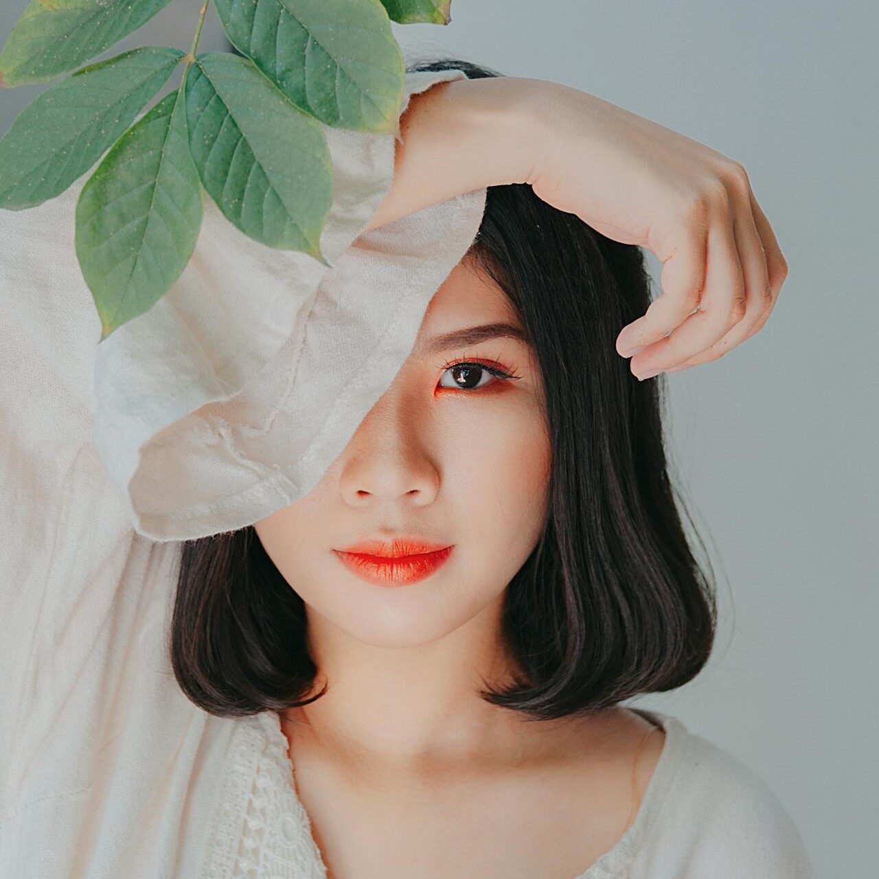 Serum Aja Nggak Cukup! Kulit Glowing Butuh Kerja Sama Hyaluronic Acid, Kolagen, dan Elastin