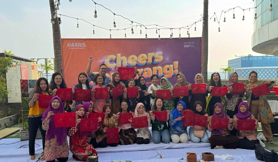 HARRIS Sentraland Semarang Gelar Membatik Motif Semarangan untuk Peringati Hari Batik Nasional