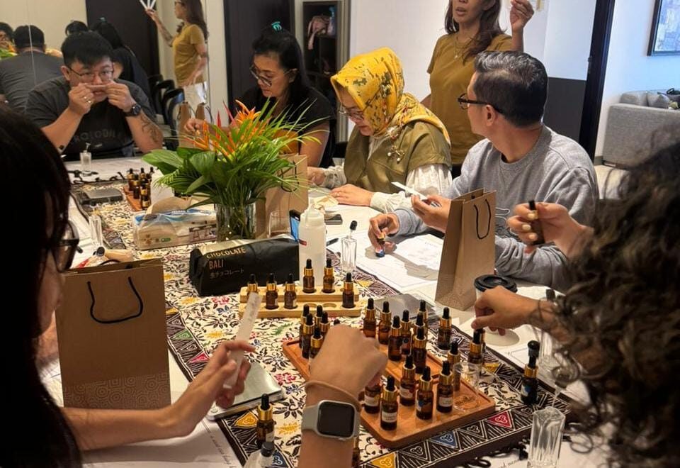 Somerset Berlian Jakarta dan LAWASAN Hadirkan Pengalaman Meracik Parfum Bertema Budaya Indonesia