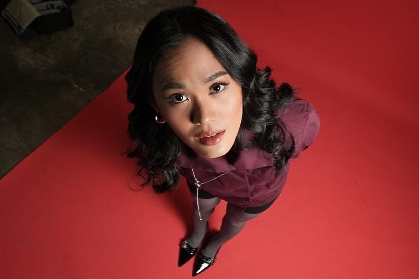 Sheryl Sheinafia Kembali dengan Warna Pop 80's dalam Lagu Penuh Energi 'Lepas Kendali'