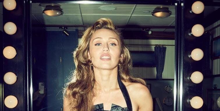 Luka Lama Jadi Inspirasi, Miley Cyrus Persembahkan Lagu Emosional untuk 'Avatar: Fire and Ashes'