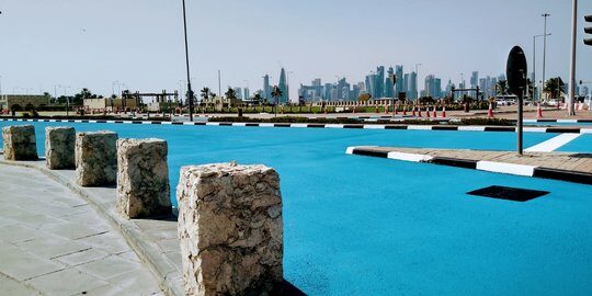 Qatar Cat Jalan Jadi Biru, Suhunya Turun hingga 20 °C! Inovasi Ramah Iklim dari Timur Tengah