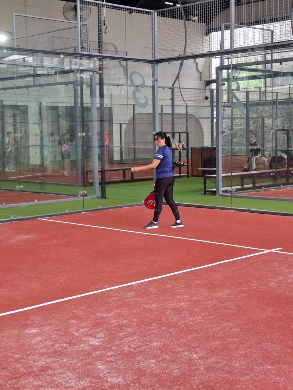 Inilah 5 Kiat Main Padel untuk Pemula Wanita Agar Aman dan Anti Cedera
