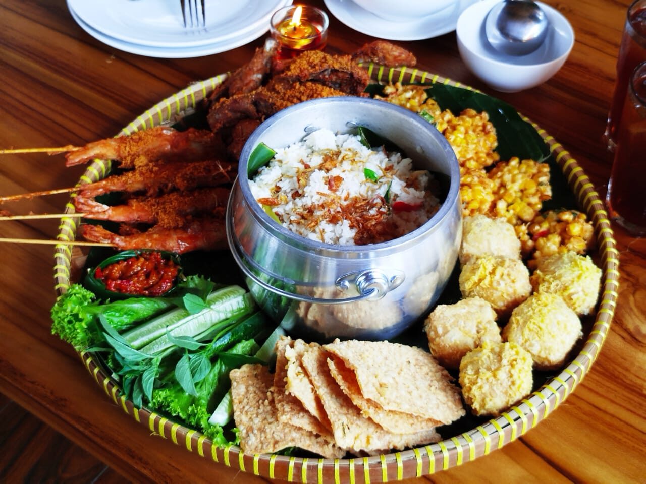 Kampung Kecil Hadir di Paramount Petals: Kuliner Nusantara dalam Nuansa Alam yang Asri