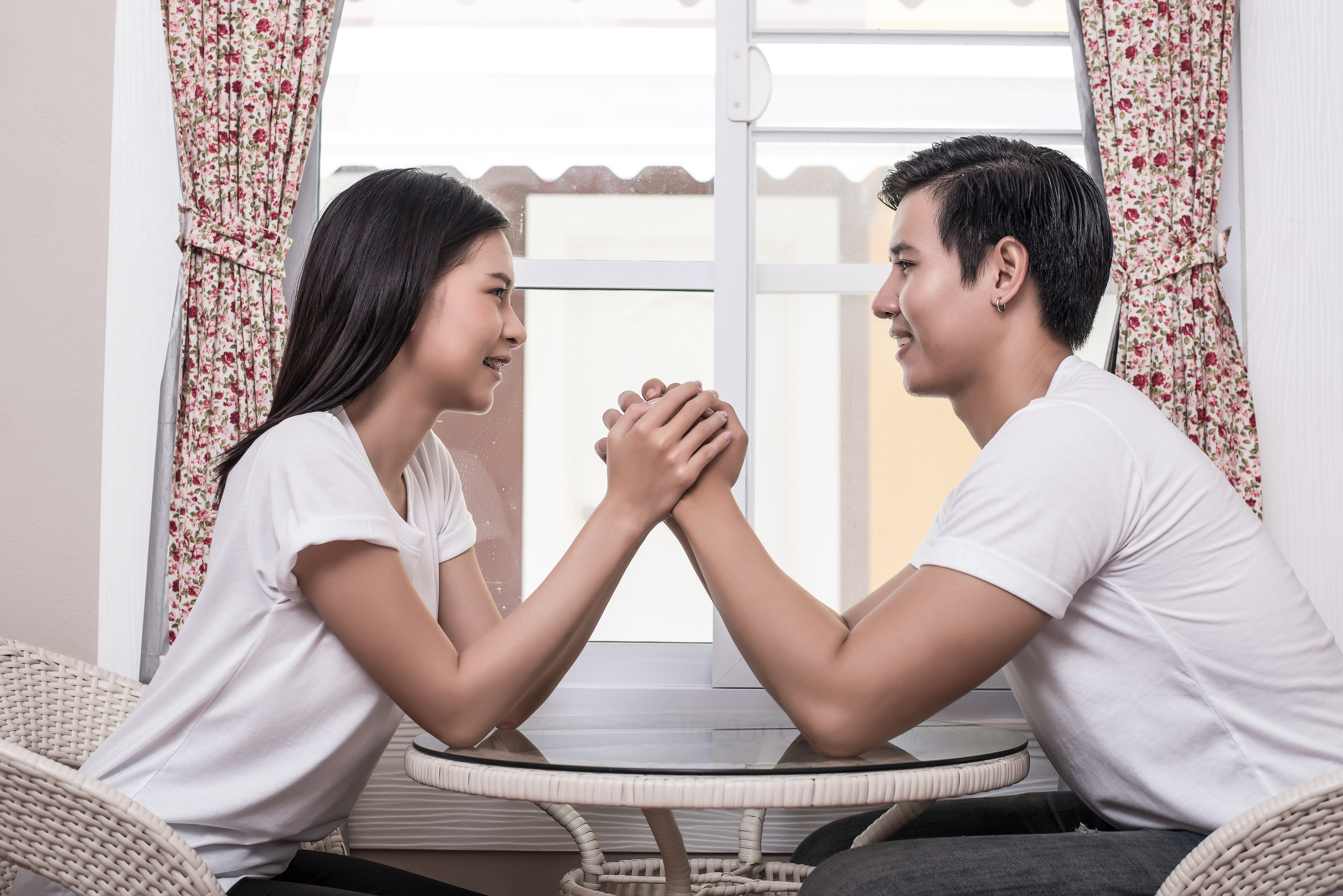 Ngobrol Receh Tapi Bikin Awet! Ternyata Obrolan Random Bisa Jadi Rahasia Hubungan Langgeng