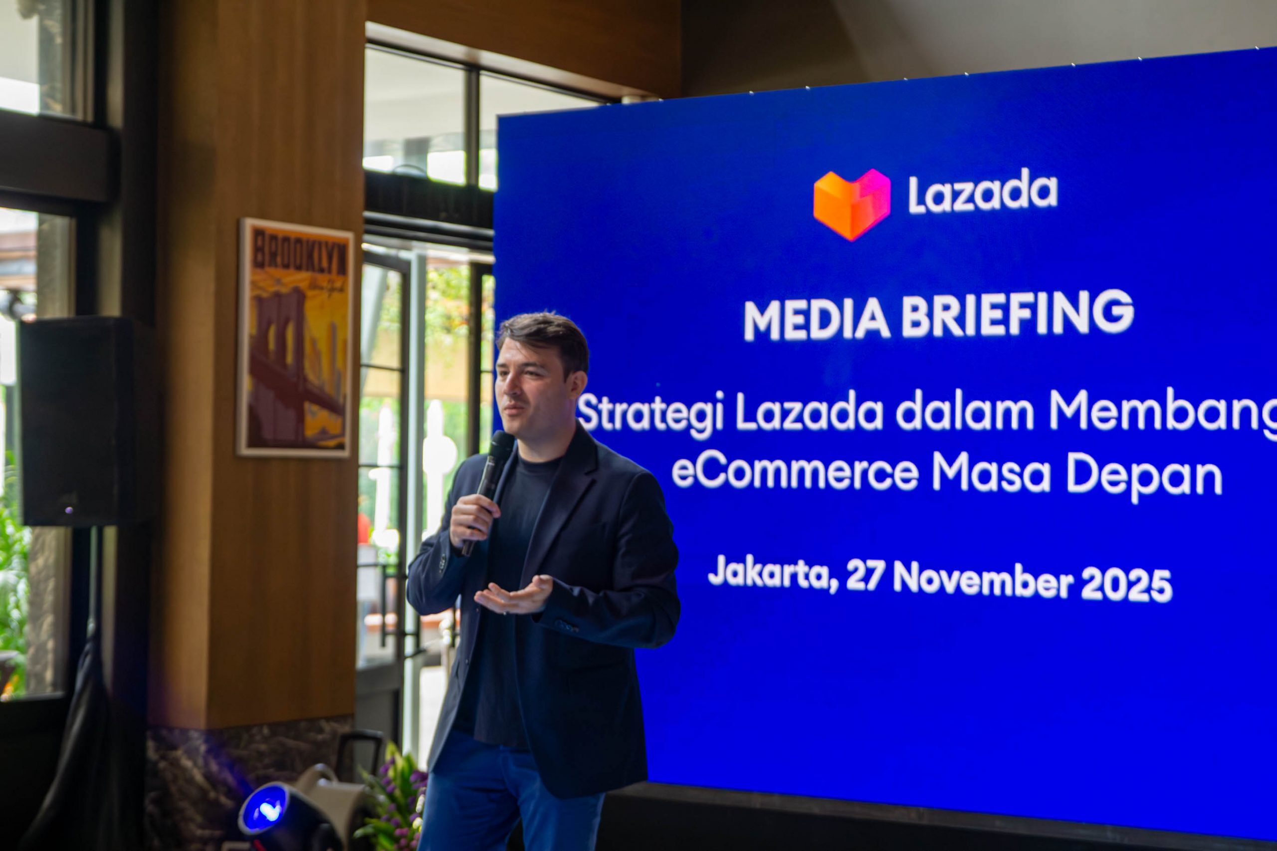 CEO Lazada Indonesia, Carlos Barrera saat Media Briefing, "Mengungkap Strategi  Lazada Dalam Membangun Ekosistem Ecommerce Masa Depan," di Jakarta, Kamis (27/11/2025). (Foto: Dok. Lazada)