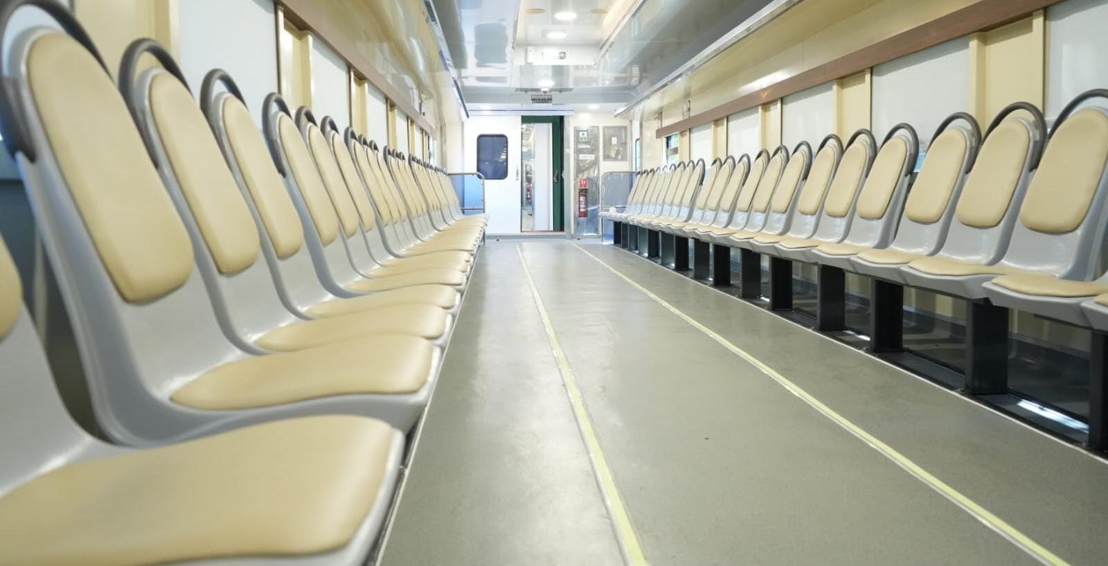 KAI Commuter Hadirkan Kereta Khusus Petani-Pedagang di Commuter Line Merak