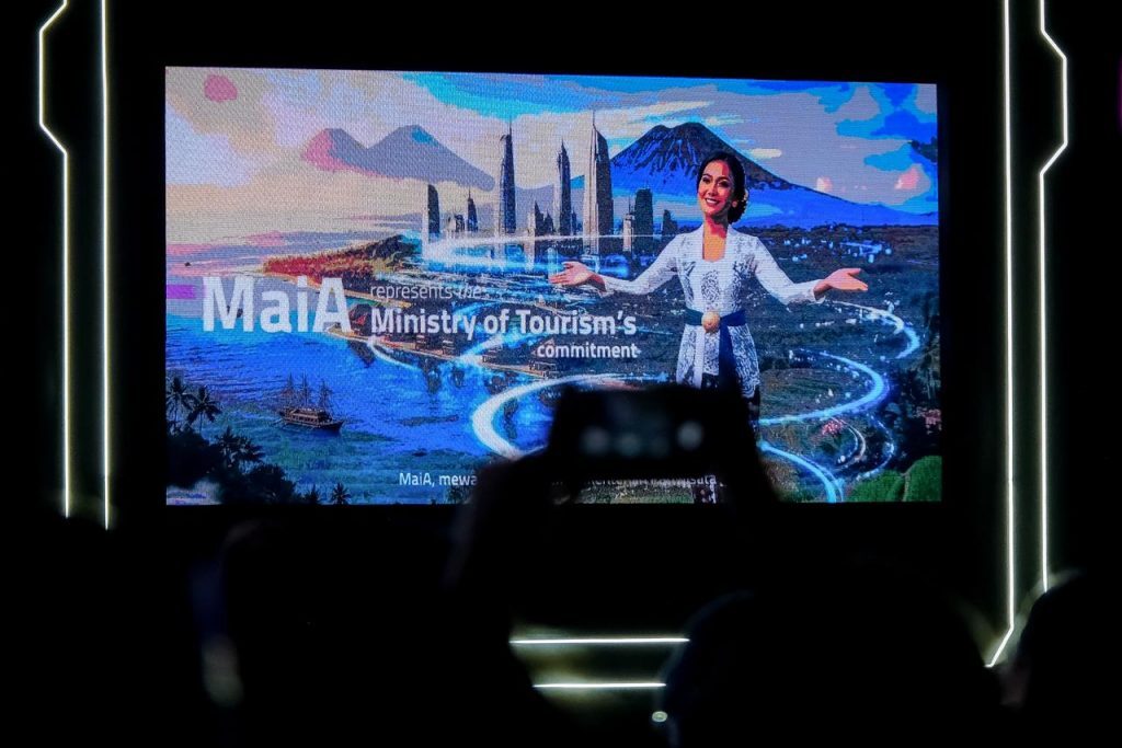 Menteri Pariwisata Widiyanti Putri Wardhana saat sambutan memperkenalkan dan meluncurkan kecerdasan buatan MaiA (Meticulous Artificial Intelligence of Indonesia) sebagai bagian dari implementasi program prioritas Tourism 5.0 di Gedung Sapta Pesona, Jakarta, Jumat (28/11).
