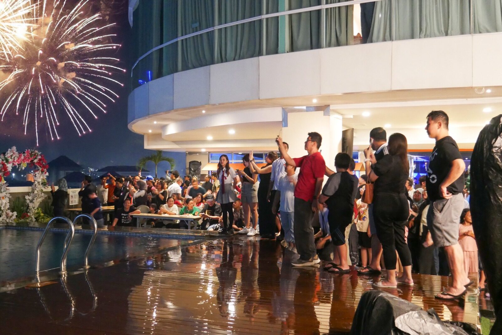 IGNITE A NEW CHAPTER 2026, Rayakan Malam Tahun Baru Spektakuler di HARRIS Sentraland Semarang!