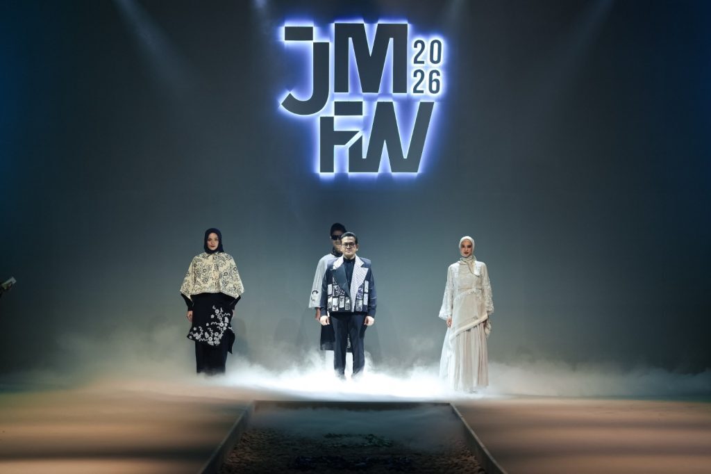 Menteri Perdagangan Budi Santoso secara resmi membuka Jakarta Muslim Fashion Week (JMFW) 2026 yang berlangsung pada 6–9 November 2025 di Kartika Expo Center, Balai Kartini, Jakarta, Kamis (6/11/2025). (Foto: Urbanvibes/R Indriani)