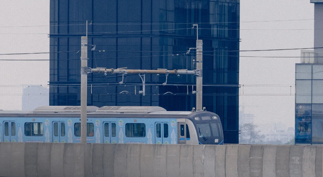 MRT Jakarta Alami Gangguan Akibat Pohon Tumbang, Operasional Hanya Sampai Blok M