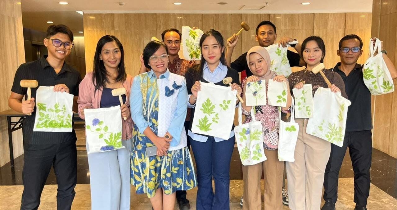 Ketika Daun Jadi Karya: Somerset Kencana Jakarta Gelar Workshop Eco Pounding Bareng Edith House