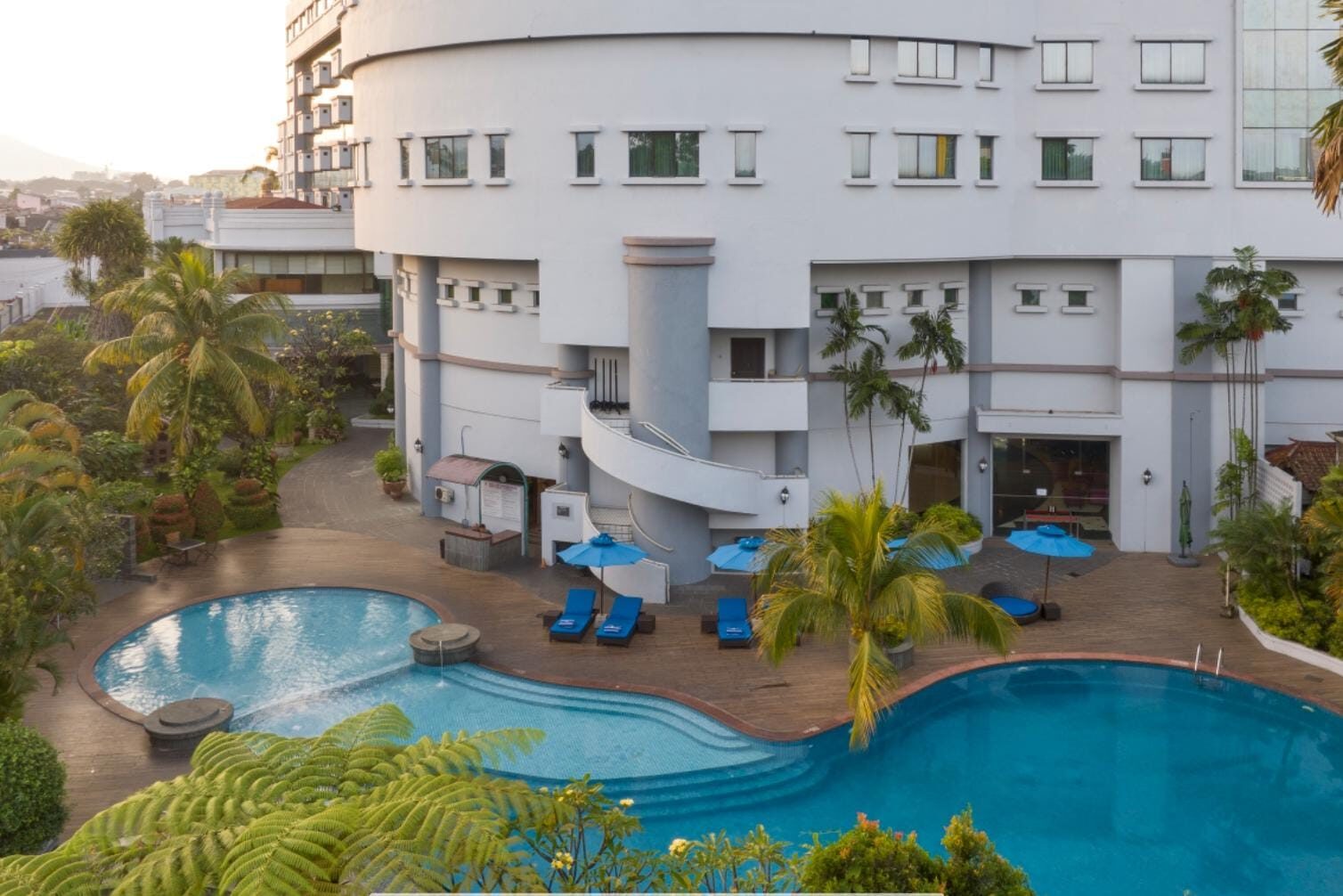 Semarak Akhir Tahun 2025: Kemeriahan Penuh Warna Persembahan ARTOTEL Wanderlust di ARTOTEL Suites Aquila