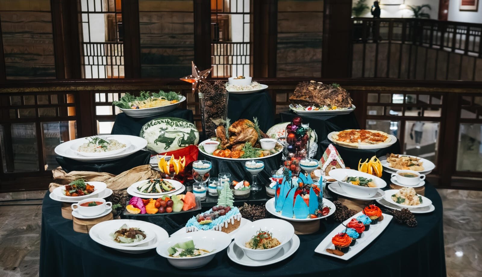 ARYADUTA Bandung Hadirkan "A Touch of Blue Christmas" & Perayaan Tahun Baru 2026