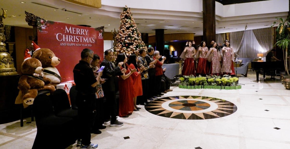 Malam Christmas Tree Lighting yang Hangat & Memukau di Hotel Ciputra Semarang