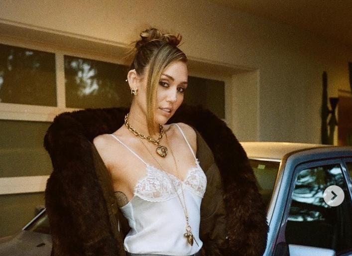 Miley Cyrus Rilis Video Musik "Dream As One", Lagu Penutup Film Avatar: Fire and Ashes
