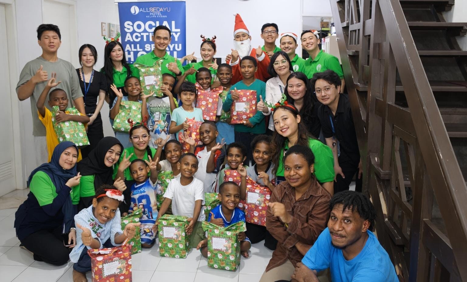 Berbagi Kasih di Hari Natal, All Sedayu Hotel Kelapa Gading Hadirkan Keceriaan untuk Anak Panti Asuhan