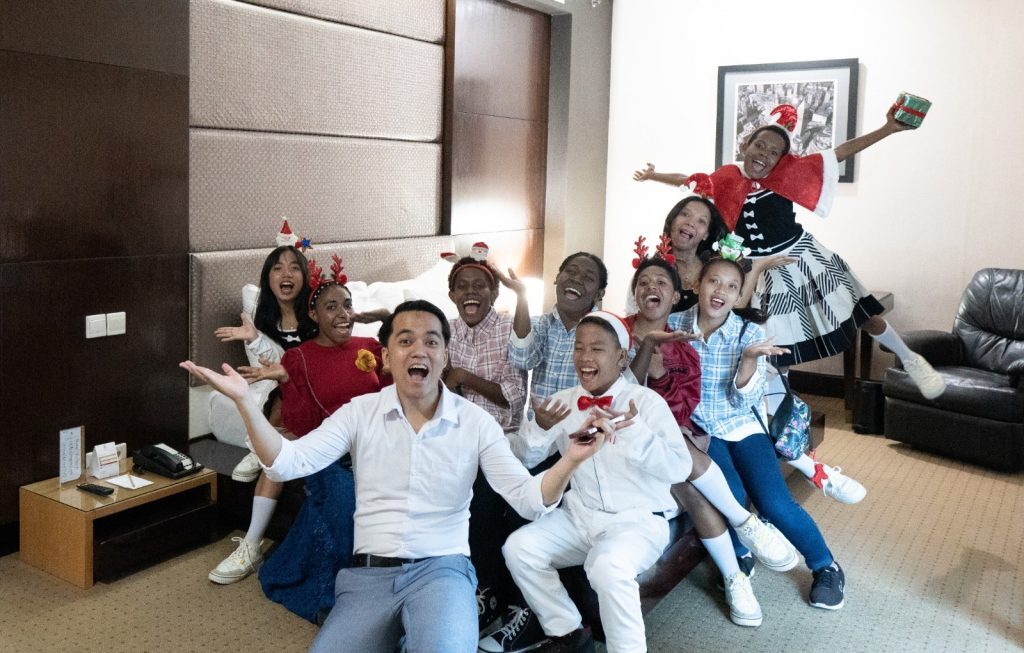 Manhattan Hotel JakartaSelenggarakan Christmas Tree Lighting Ceremony 2025 dengan Penuh Kehangatan. (Foto: Dok. Manhattan Jakarta)
