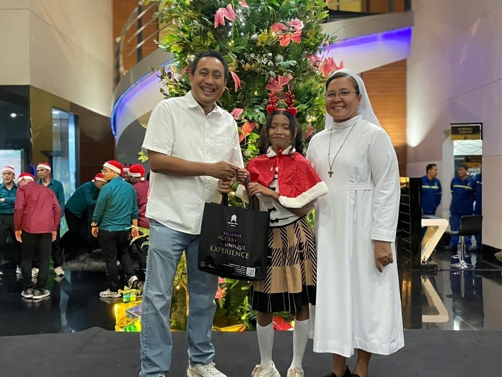 Manhattan Hotel JakartaSelenggarakan Christmas Tree Lighting Ceremony 2025 dengan Penuh Kehangatan. (Foto: Dok. Manhattan Jakarta)