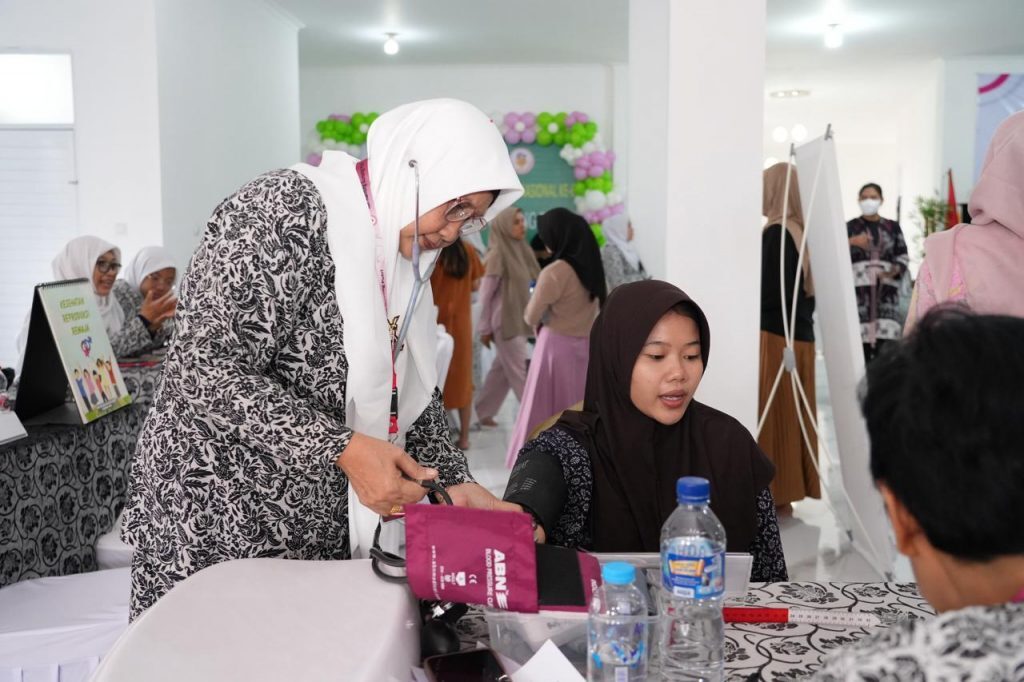 Suasana edukasi pemilihan popok & kegiatan posyandu pada 13 November 2025. (Foto: Dok. Uni Charm)
