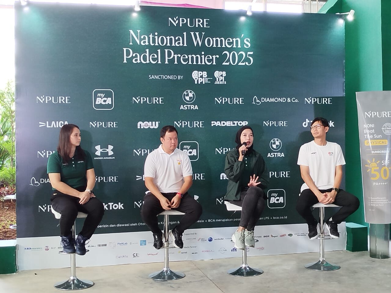 NPURE merilis Noni Physical Sunscreen dengan teknologi UVPure 400 yang ramah olahraga dan merayakan peluncurannya melalui ajang padel wanita terbesar di Indonesia, NWPP 2025 di Jakarta, Jumat (5/12/2025). (Foto: Urbanvibes/R Indriani)