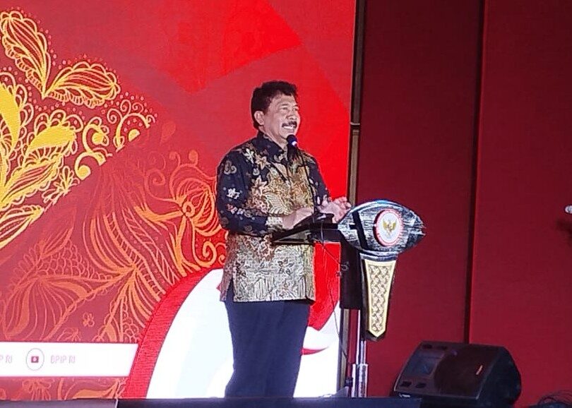 Ketua Badan Pembinaan Ideologi Pancasila (BPIP), Prof. Drs. K.H. Yudian Wahyudi, M.A., Ph.D saat membuka Lokakarya Tematik bertajuk "Perempuan Menyapa, Perempuan Berdaya, Menuju Indonesia Emas 2045" di Auditorium Perpustakaan Nasional RI, Jakarta Pusat, Jumat (19/12/2025). (Foto: Urbanvibes/R Indriani)