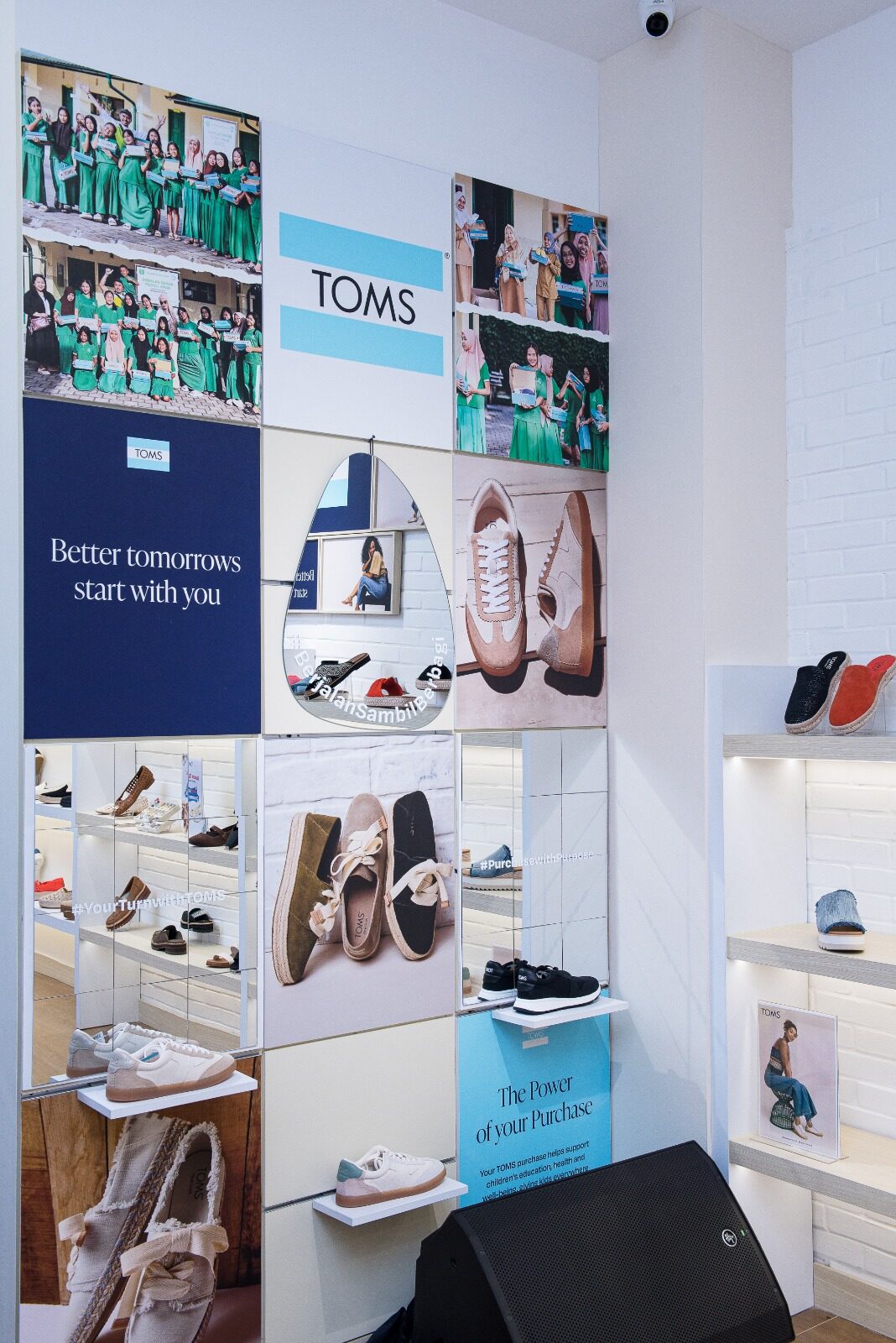 TOMS menggelar Community Gathering di Pondok Indah Mall 2, Kamis (18/12/2025) untuk memperkuat Kampanye #PurchaseWithPurpose di Indonesia. (Foto: Dok. TOMS)