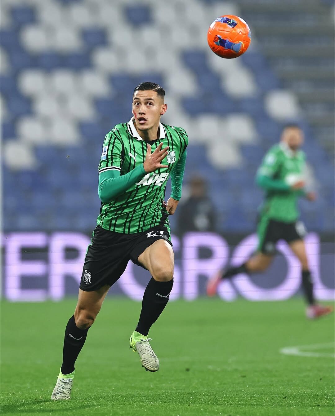 Jay Idzes & Godaan San Siro! Bek Muda Berdarah Indonesia Masuk Radar AC Milan