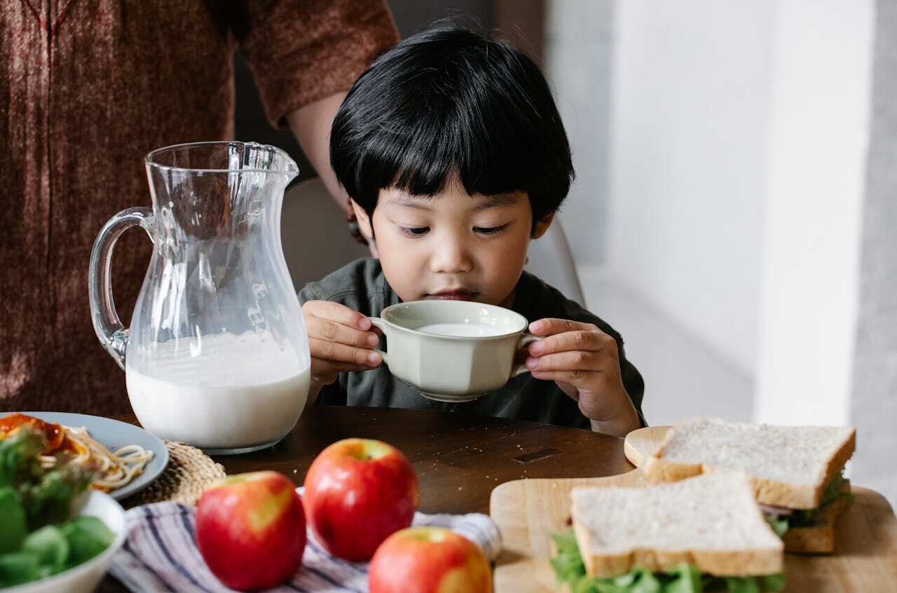 Cara Memilih Susu Pertumbuhan Anak: Nutrisi Tepat dan Belanja Online Aman