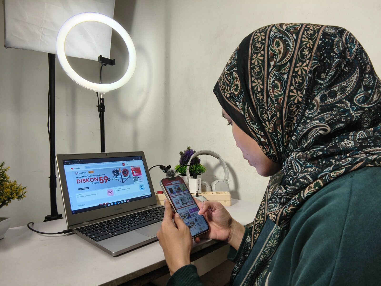 Affiliate marketing Anita Ratnasari berhasil mewujudkan resolusi finansial 2026 dan meraih ratusan juta hanya dalam 4 bulan. (Foto: Dok. Lazada)