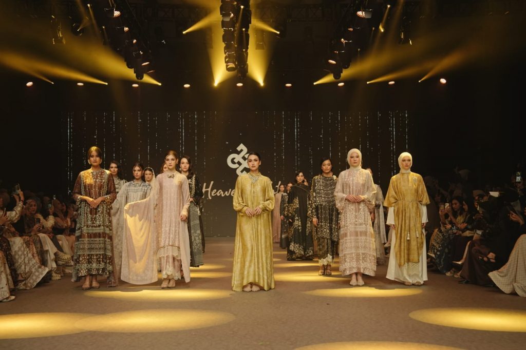 Heaven Lights 7th Annual Show Heaven Lights bertajuk "Anashera" - sumber foto Heaven Lights