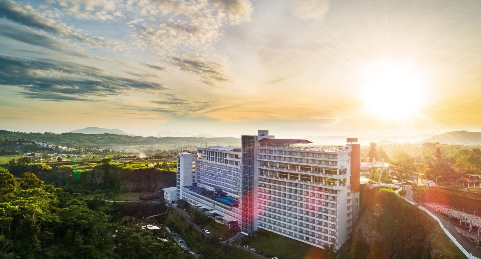 Eminence Global dan Kiprahnya Membangun Standar Baru Hotel Bintang Lima di Puncak dan Lembang