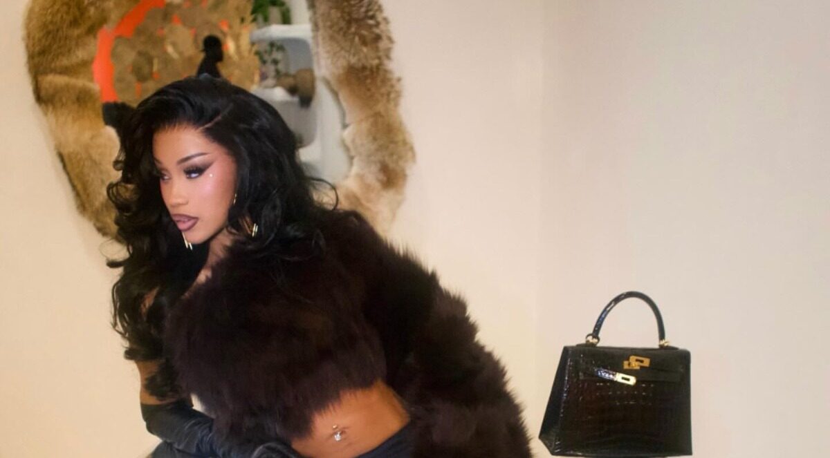 Cardi B Hebohkan Media Sosial karena Komentarnya soal Puasa Ramadan