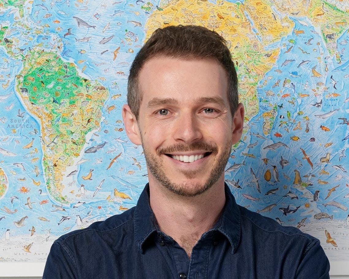 Seniman Anton Thomas Ciptakan "Wild World" Peta Berisi 1.642 Spesies Hewan