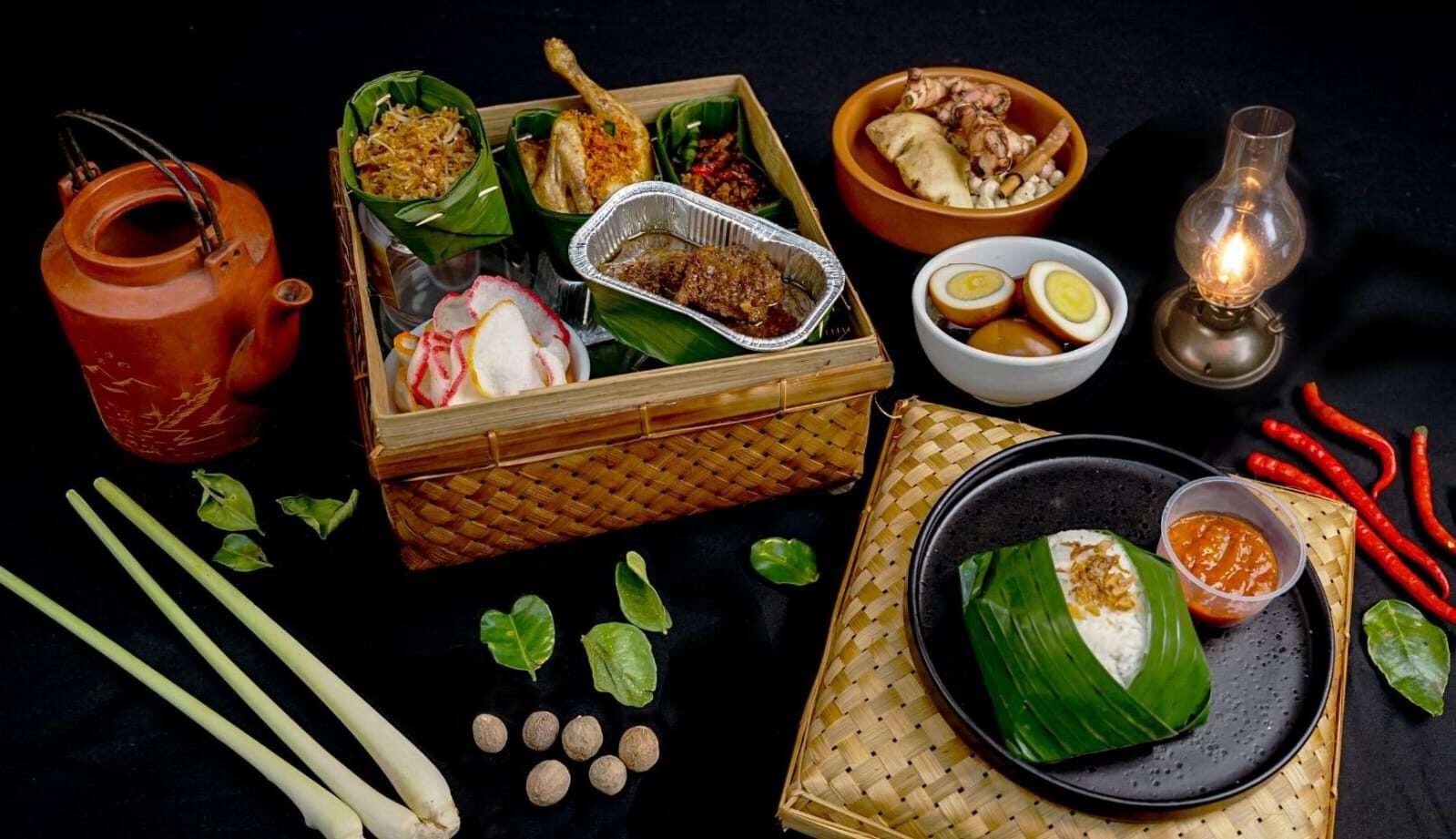 Sambut Lebaran, ARYADUTA Menteng Luncurkan Paket Hantaran Hari Raya Kolaborasi dengan Chef William Wongso
