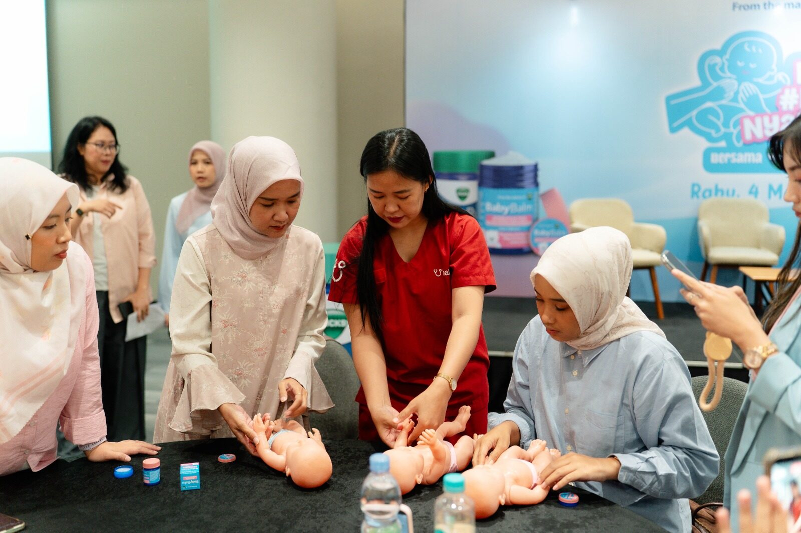 Ritual Pijat Bayi yang Bikin Si Kecil Nyaman dan Tidur Nyenyak