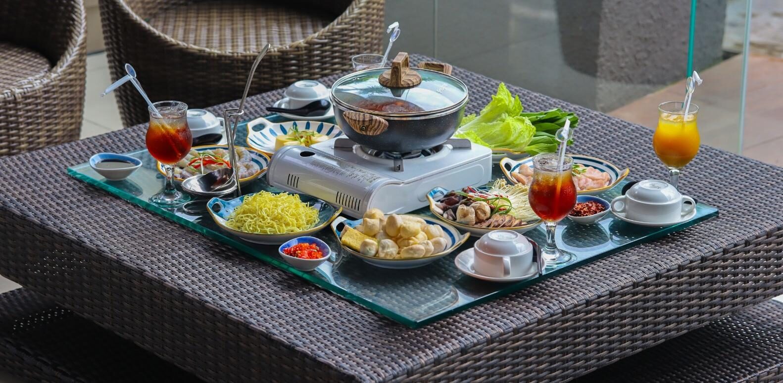 Hangatkan Momen Bareng, ‘Steamboat Delight’ Hadir di 7th Sky Lounge Vasaka Hotel Jakarta