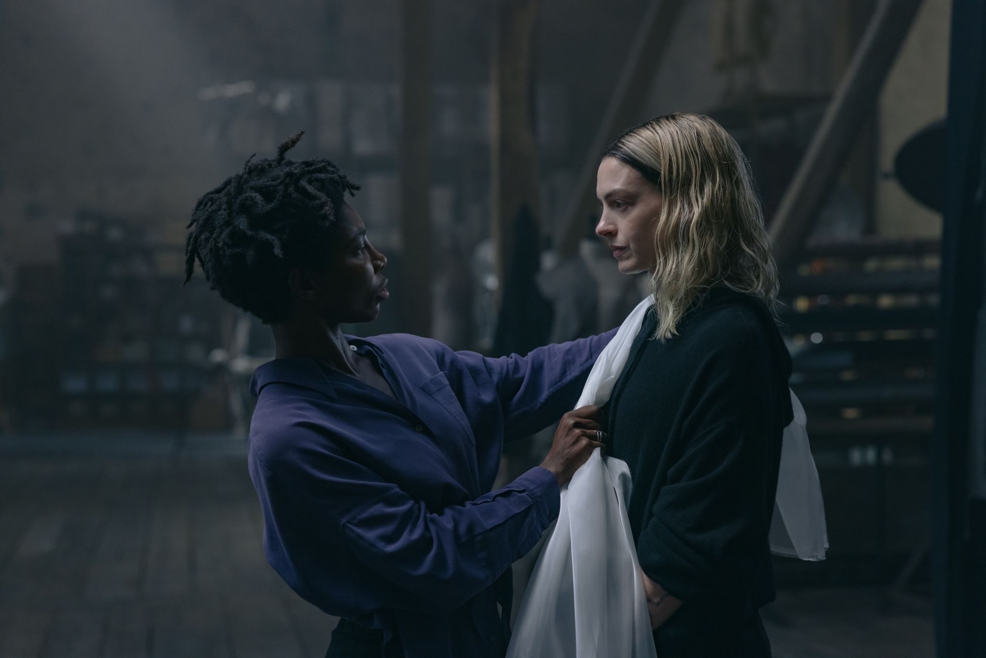 Film Mother Mary (2026) dibintangi Anne Hathaway dan Michaela Coel. (Foto: A24)