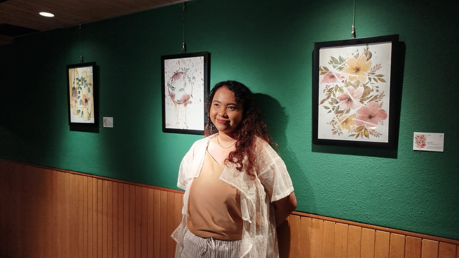 Whispers in Bloom di ARTOTEL Casa Kuningan: Pameran Floral yang Menyulam Emosi Lewat Cat Air