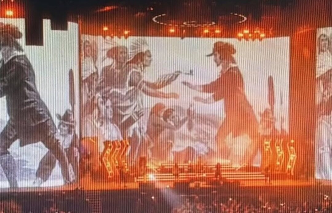 The Strokes Bikin Coachella 2026 Memanas, Visual Gaza di Panggung Picu Perdebatan Global