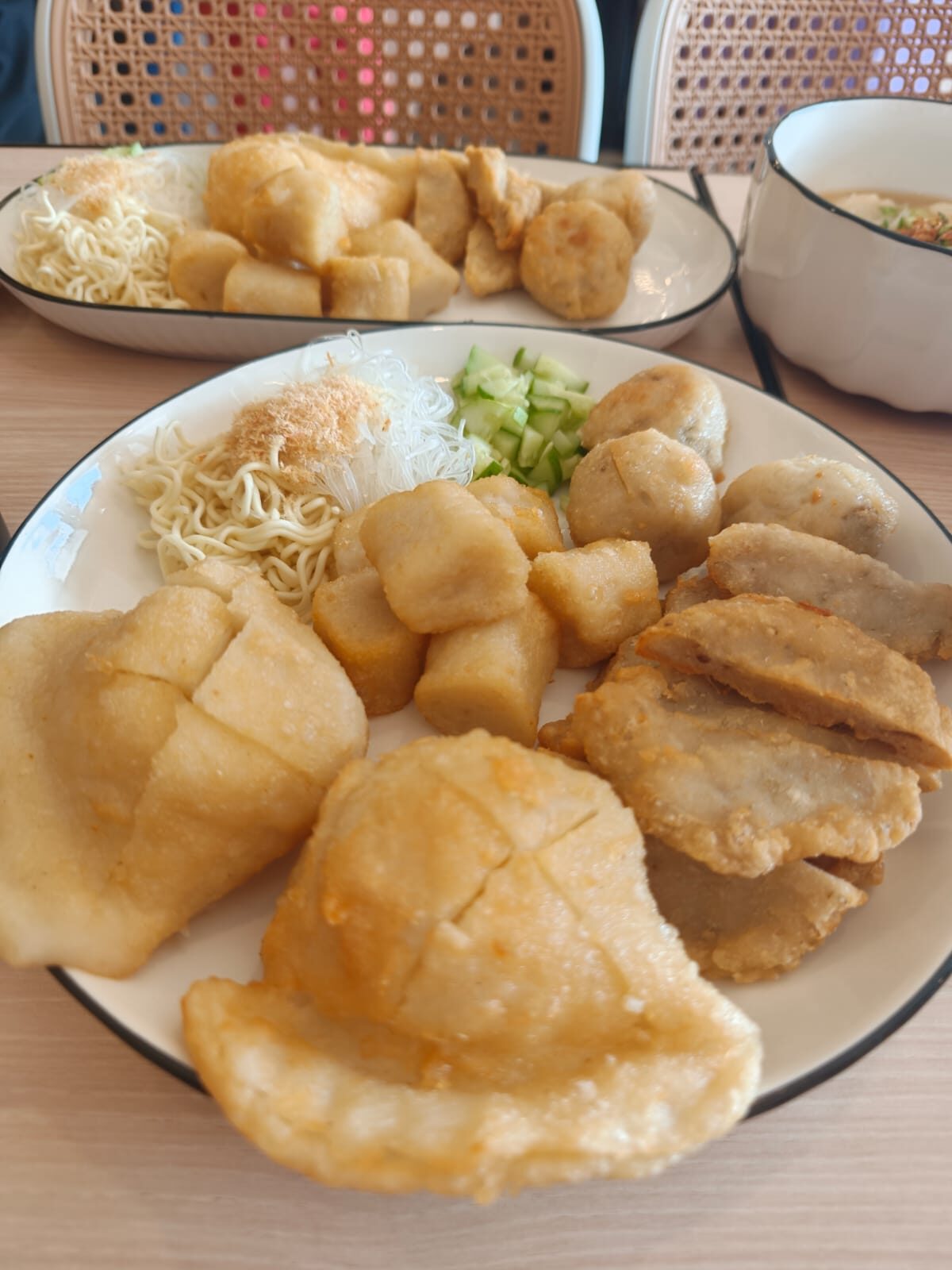 Di tengah maraknya kuliner kekinian, kehadiran Pempek Kenari di Aniva Junction menjadi pengingat bahwa makanan tradisional tetap memiliki tempat spesial di hati masyarakat. (Foto: Dok. Paramount Gading Serpong)