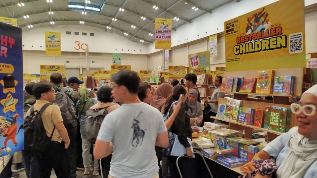 BBW Jakarta 2026 resmi dibuka tengah malam di ICE BSD dengan konsep 24 jam nonstop, diskon hingga 90%, dan 1000 buku gratis setiap hari. (Foto: Urbanvibes/R Indriani)