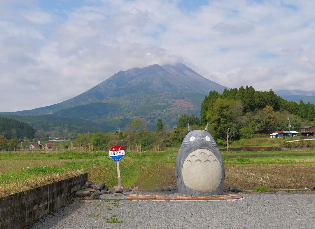 Dari Cinta untuk Cucu, Sepasang Lansia di Takaharu, Jepang Bangun Totoro Raksasa yang Kini Jadi Destinasi Wisata