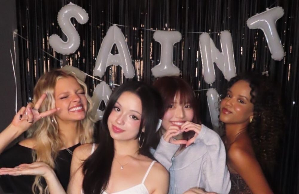 SAINT SATINE Resmi Debut! Girl Group Global Baru HYBE x Geffen Langsung Jadi Perbincangan