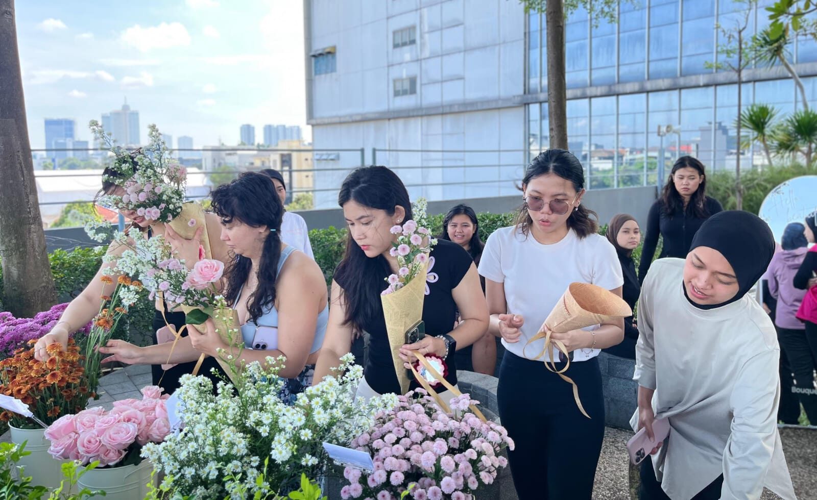 Staycation Sehat dan Kreatif di Somerset Kencana Jakarta dengan Yoga dan Flower Arrangement