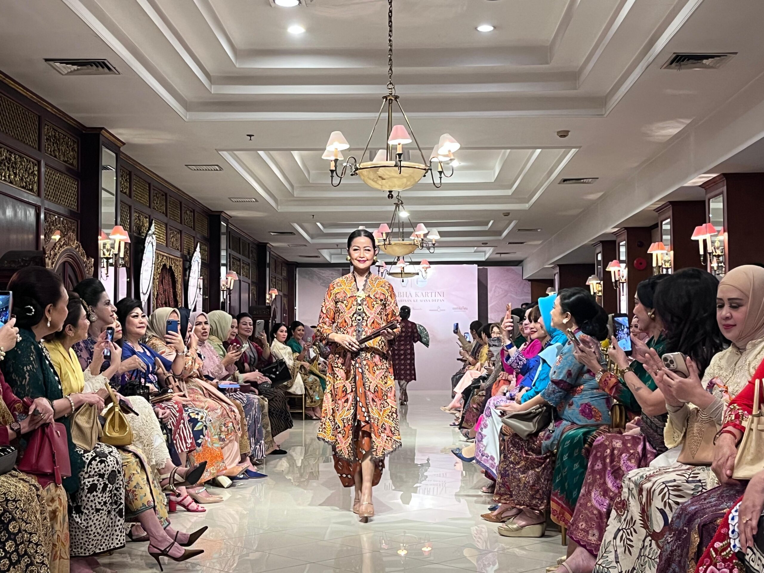 Batik Danar Hadi bersama Perhimpunan Kebayaku menggelar trunk show bertajuk “Prabhā Kartini: Dari Warisan Ke Masa Depan.” di Jakarta, Kamis (30/4/2026). (Foto: Dok. Danar Hadi)