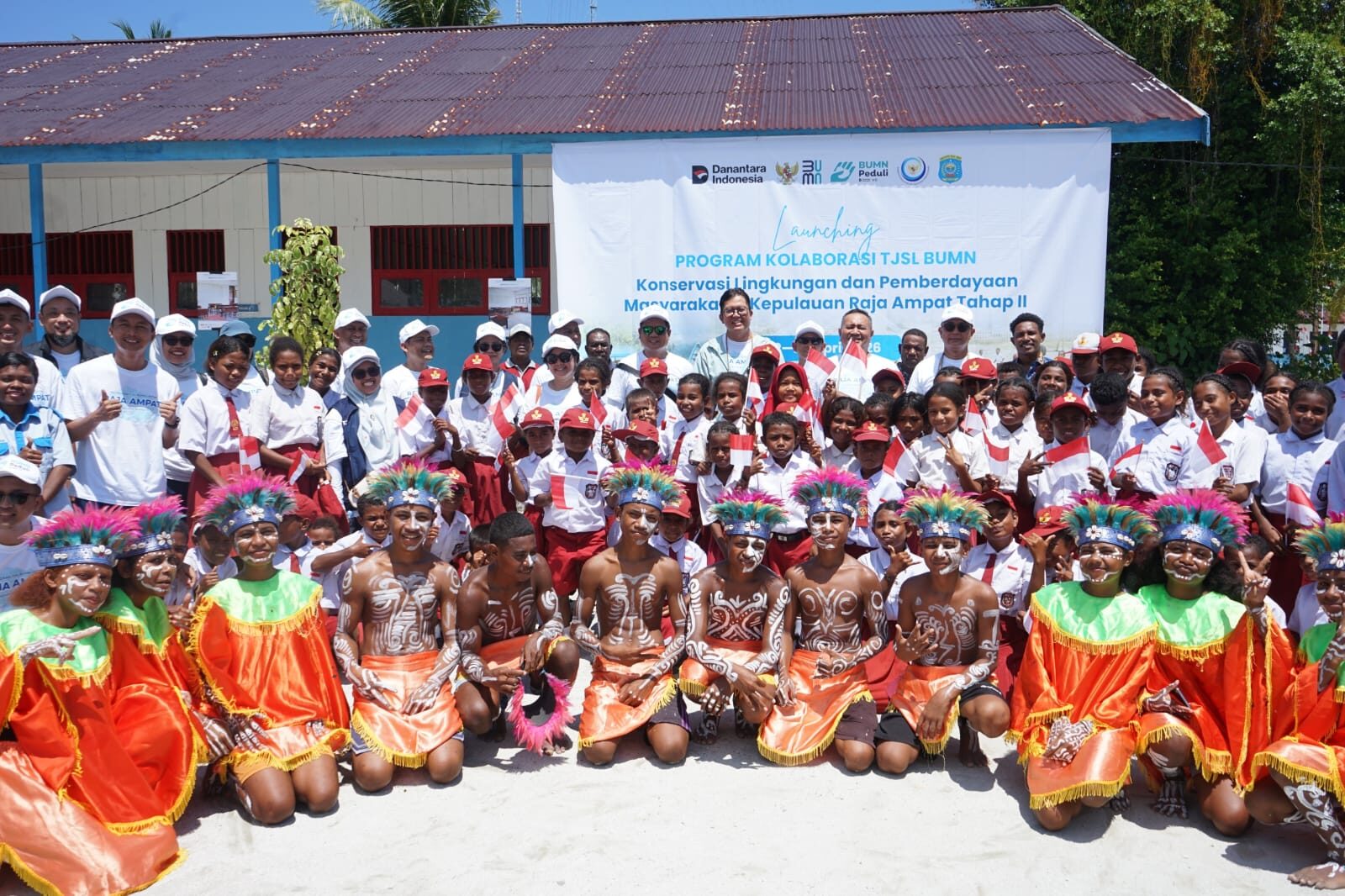 PERURI Bersama 14 BUMN Perkuat Komitmen Keberlanjutan melalui Program Kolaborasi TJSL di Raja Ampat