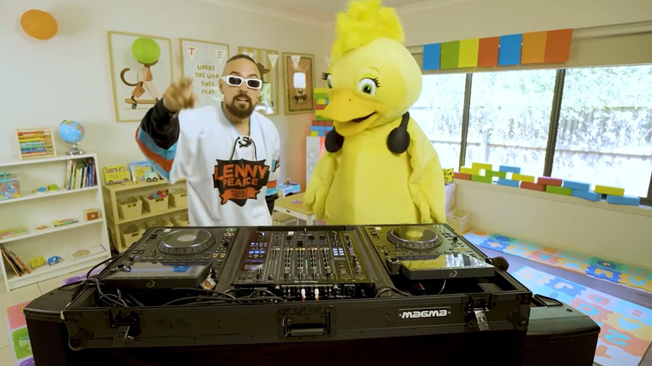 Dari “Toddler Techno” ke Disney+: Lenny Pearce Bawa Musik Anak Jadi Tren Global