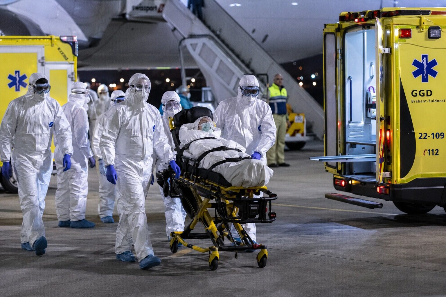 Wabah Hantavirus di Kapal Pesiar Bikin Geger, Penumpang Dievakuasi dengan Baju Hazmat